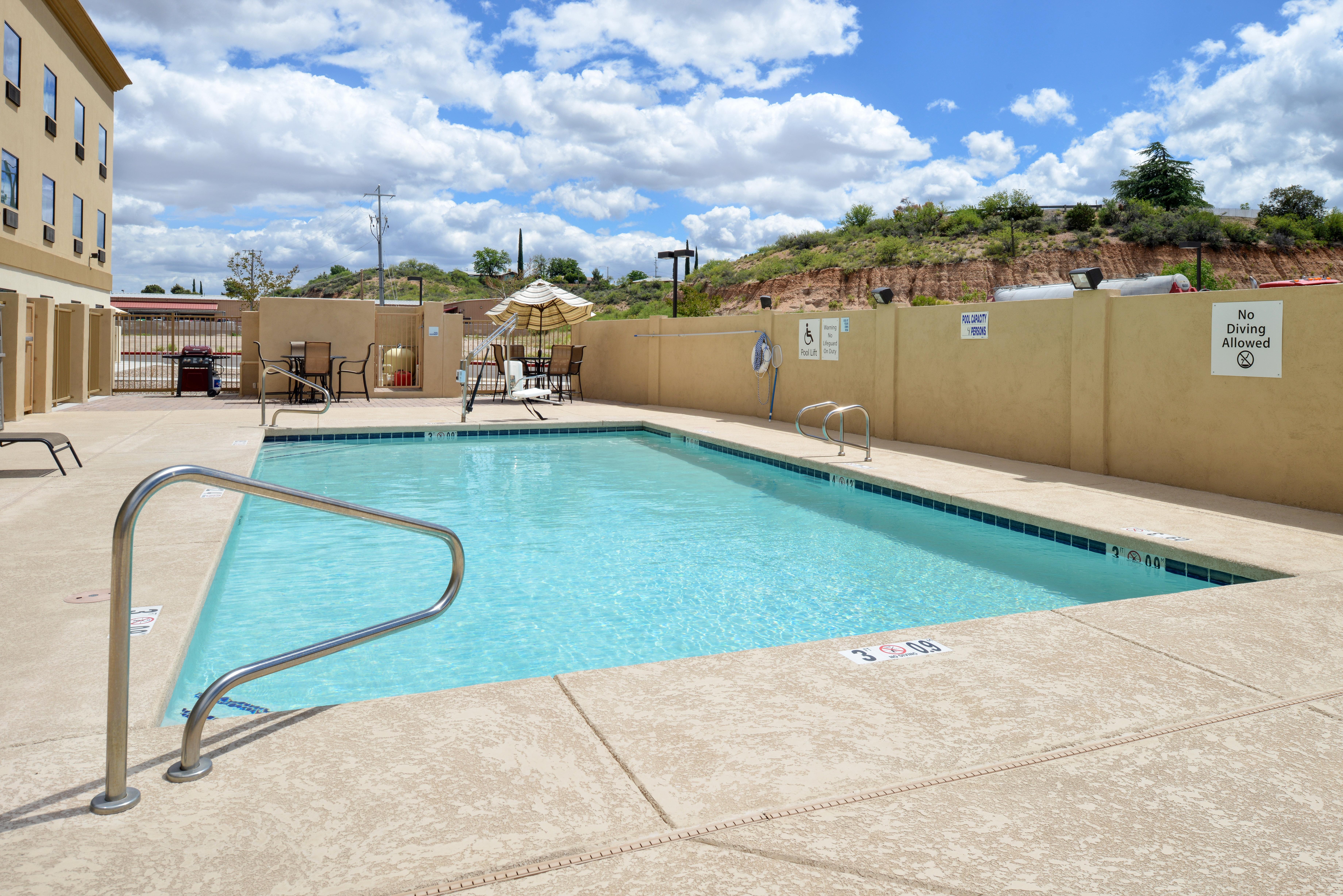 Holiday Inn Express & Suites Globe By Ihg Bagian luar foto