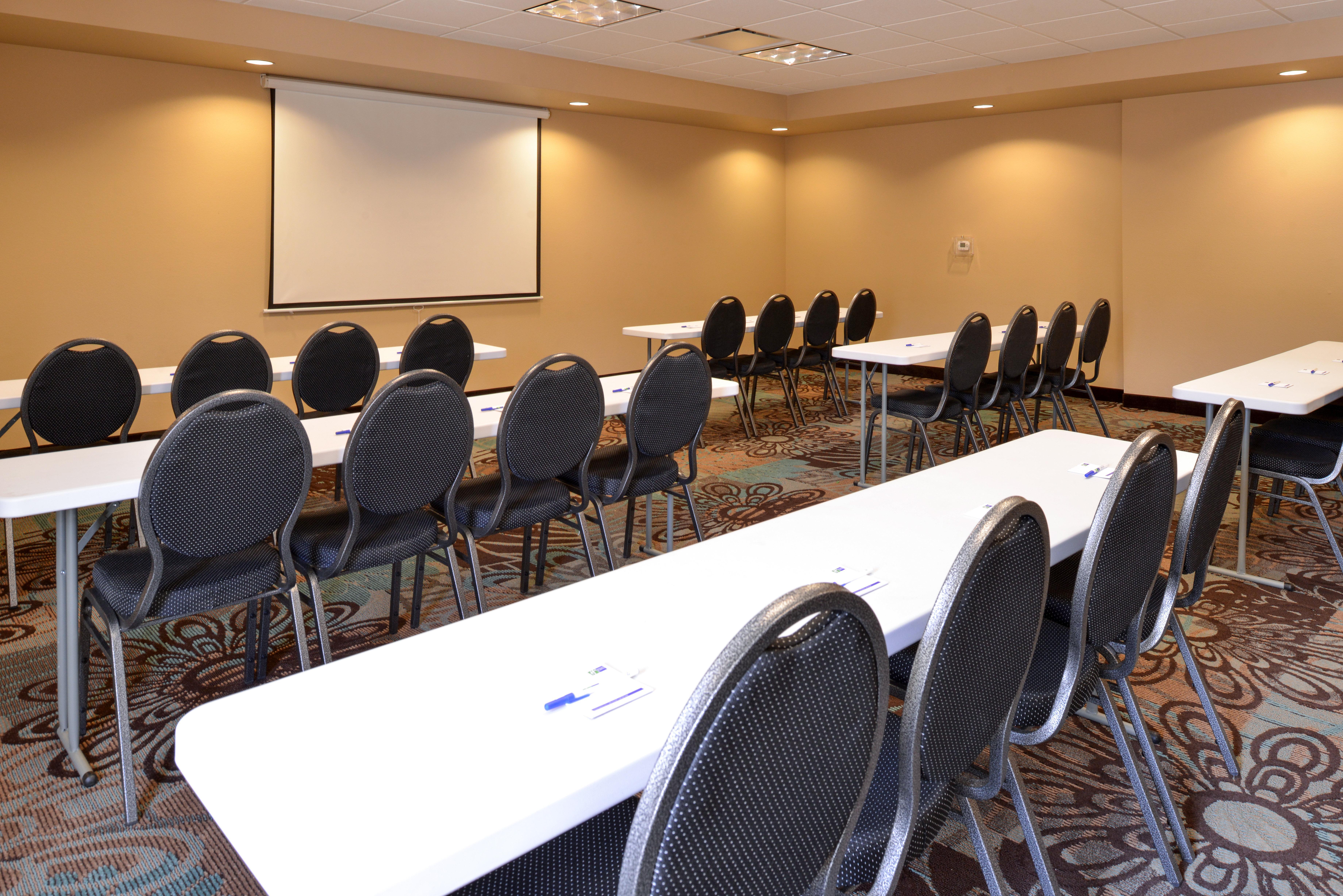 Holiday Inn Express & Suites Globe By Ihg Bagian luar foto